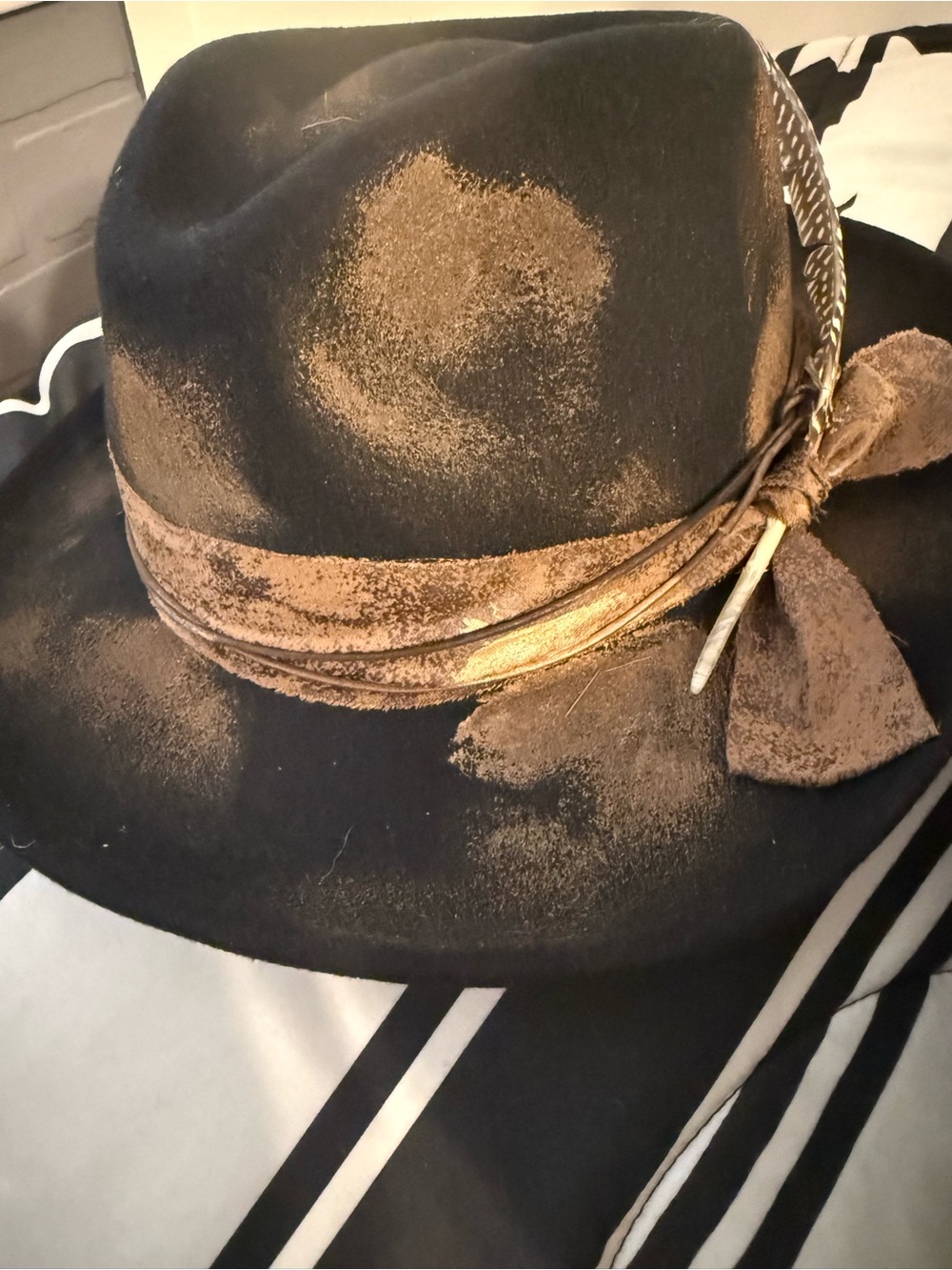 WesternWide-Brim Fedora Hat - Black with Brown Accents